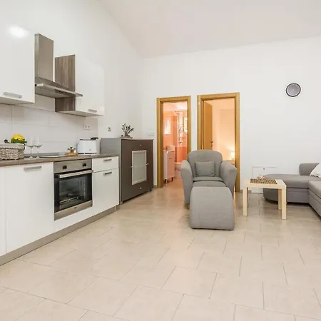 Zaklina Apartment *