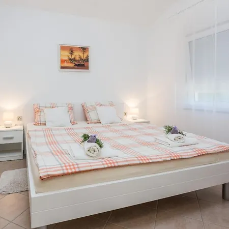 Zaklina Apartment Vir